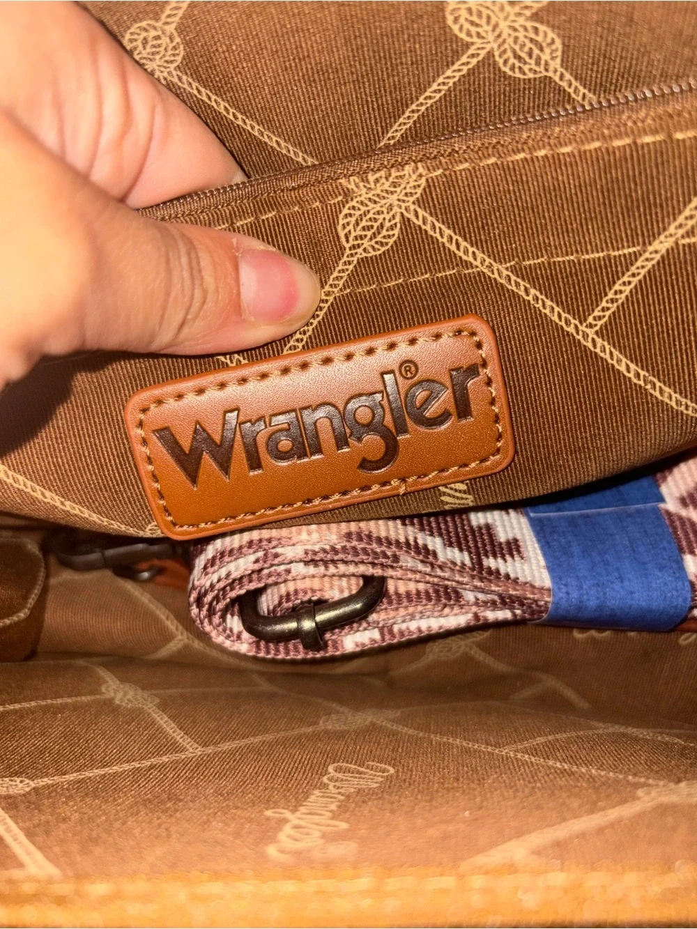 Wrangler structured tote